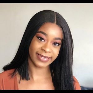 Meet your Posher, Aisha